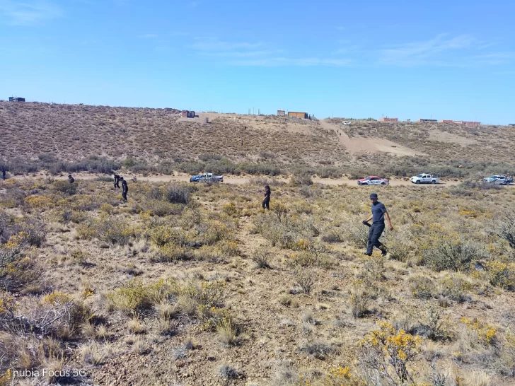 Tareas policiales en la zona. FOTO: POLICÍA DE SANTA CRUZ. Tareas policiales en la zona. FOTO: POLICÍA DE SANTA CRUZ.