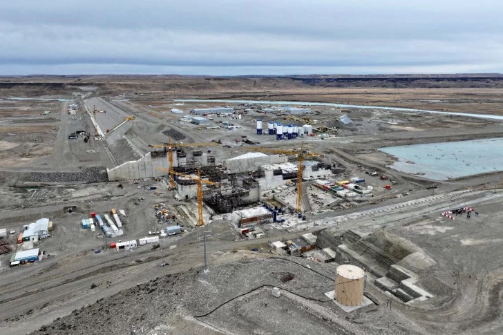 Represas sobre el río Santa Cruz: Gobierno de Santa Cruz ultimó detalles y aseguró los recursos de la adenda para la obra ya están en Argentina