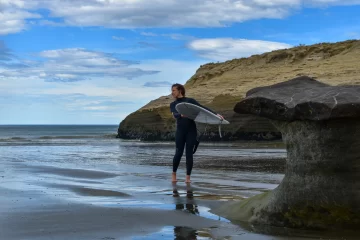 Parque Monte León desde el agua: surf en la Patagonia, fauna y una experiencia que “te vuela la cabeza” Parque Monte León desde el agua: surf en la Patagonia, fauna y una experiencia que “te vuela la cabeza”
