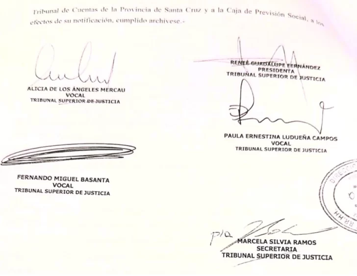  La firma de los cuatro vocales.