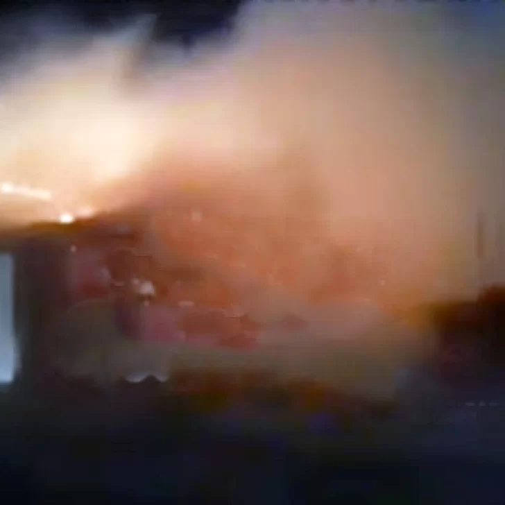 Procesaron al ex bombero por prender fuego una vivienda y atacar un auto en El Calafate Procesaron al ex bombero por prender fuego una vivienda y atacar un auto en El Calafate