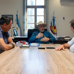 El intendente Othar Macharashvili y el vice Maxi Sampaoli recibieron al diputado nacional Juan Pablo Luque