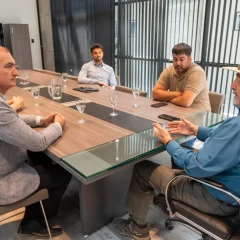 Macharashvili articula con el sector inmobiliario asistencia para afectados por el Cerro Hermitte