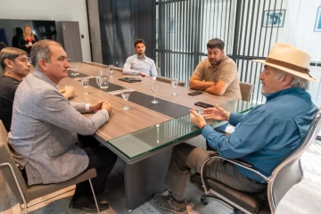 Macharashvili articula con el sector inmobiliario asistencia para afectados por el Cerro Hermitte Macharashvili articula con el sector inmobiliario asistencia para afectados por el Cerro Hermitte