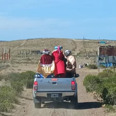 ¿Quién es el cura que hizo de Melchor y recorrió los barrios de Caleta Olivia?