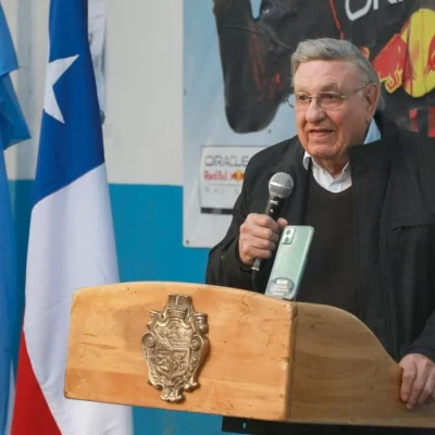 Acto de homenaje a Juan Manuel Fangio en punta Arenas
