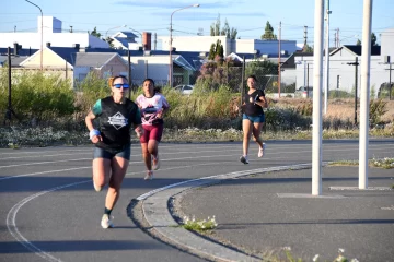 El último fartlek de Romina González con el team Eco Running antes de la corrida del Diario Crónica de Comodoro El último fartlek de Romina González con el team Eco Running antes de la corrida del Diario Crónica de Comodoro