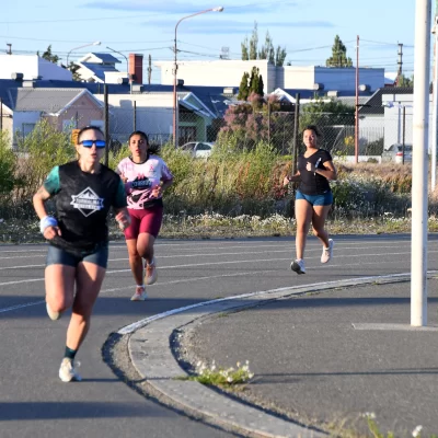 El último fartlek de Romina González con el team Eco Running antes de la corrida del Diario Crónica de Comodoro