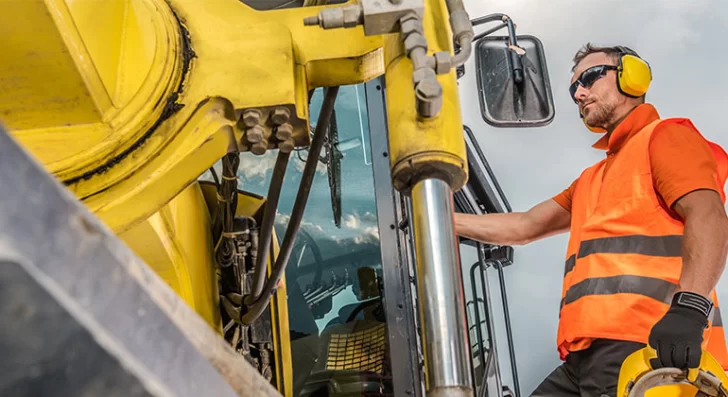 Operador de máquina pesada, una tarea muy específica. Operador de máquina pesada, una tarea muy específica.