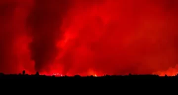 “Parecían volcanes”: el drama de Villa Lago Rivadavia frente a un incendio sin precedentes “Parecían volcanes”: el drama de Villa Lago Rivadavia frente a un incendio sin precedentes