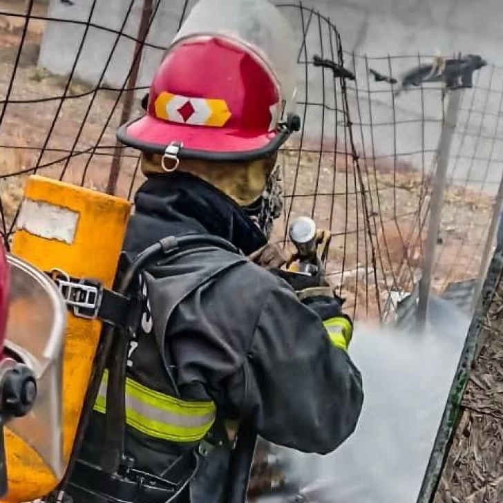 Bomberos sofocaron un principio de incendio en una casa ubicada en las afueras de Río Gallegos