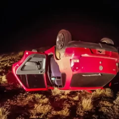 Dos mujeres volcaron en el acceso al Parque Nacional Monte León