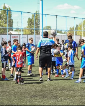 Campus de Fútbol de Hispano para menores Campus de Fútbol de Hispano para menores