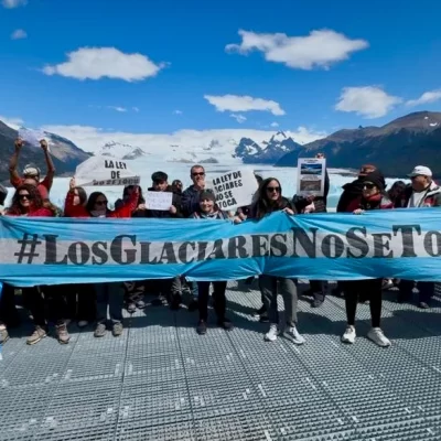 Movilización en defensa de los glaciares frente al proyecto de reforma del Gobierno Nacional
