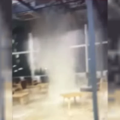 Se desplomó parte del techo en el Aeroparque Jorge Newbery Se desplomó parte del techo en el Aeroparque Jorge Newbery