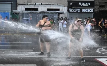 Incidentes y detenidos en las protestas por la reforma laboral frente al Congreso Incidentes y detenidos en las protestas por la reforma laboral frente al Congreso