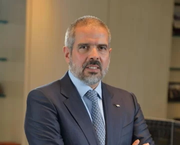 Adquirió Manantiales Behr de YPF en Chubut: para Luis Pérez Companc, “Pecom se consolida como uno de los grandes productores de petróleo del país” Adquirió Manantiales Behr de YPF en Chubut: para Luis Pérez Companc, “Pecom se consolida como uno de los grandes productores de petróleo del país”