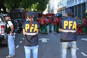 Explotó un paquete bomba en la Escuela Superior de Gendarmería: tres heridos Explotó un paquete bomba en la Escuela Superior de Gendarmería: tres heridos