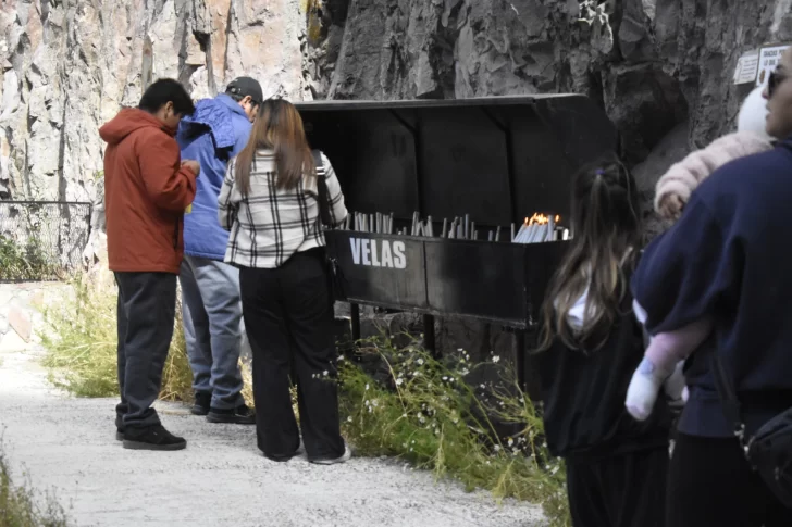PEREGRINACION-Y-MISA-EN-LA-GRUTA-DE-LOURDES-2026-4-728x485