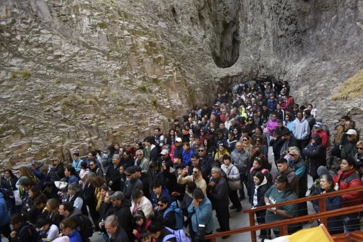 PEREGRINACION-Y-MISA-EN-LA-GRUTA-DE-LOURDES-2026-7-728x485