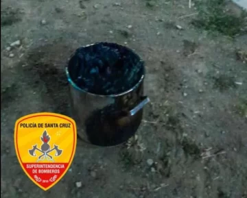 Principio de incendio en un local: una olla con caramelo quedó en la hornalla y se prendió fuego Principio de incendio en un local: una olla con caramelo quedó en la hornalla y se prendió fuego