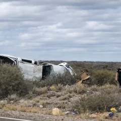 Trasladarían a Caleta el cuerpo de la mujer fallecida en ruta 3 tras el vuelco violento de su camioneta