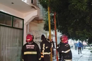 Una mujer y un bombero al Hospital Regional de Río Gallegos tras un incendio en pleno centro