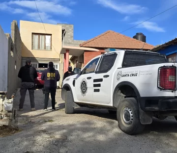 Allanamiento positivo en Caleta Olivia: secuestraron objetos robados en una vivienda Allanamiento positivo en Caleta Olivia: secuestraron objetos robados en una vivienda