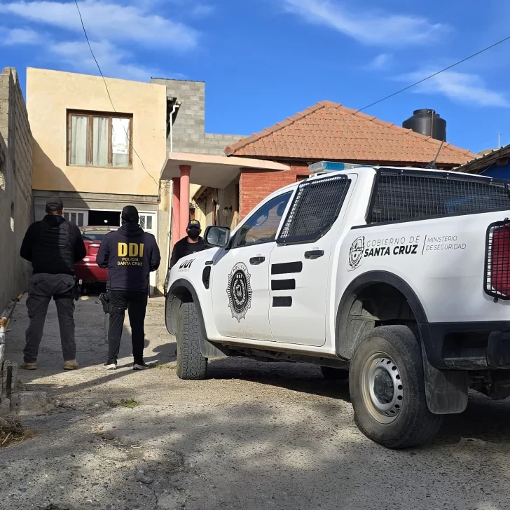 Allanamiento positivo en Caleta Olivia: secuestraron objetos robados en una vivienda Allanamiento positivo en Caleta Olivia: secuestraron objetos robados en una vivienda