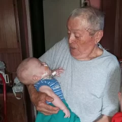 El bebé con síndrome de Prune Belly recibió el alta y ya permanece en la casa de sus abuelos