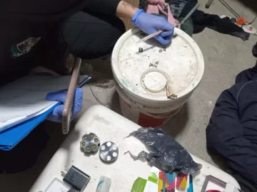 Hallaron a joven de 23 años que pernoctaba en un altillo del barrio en el que asesinaron a Ulises Olima Hallaron a joven de 23 años que pernoctaba en un altillo del barrio en el que asesinaron a Ulises Olima