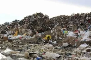 De qué murió la joven de 19 años que comía en el basural de Caleta Olivia