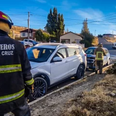 Fuerte choque en El Calafate: una persona fue derivada al hospital
