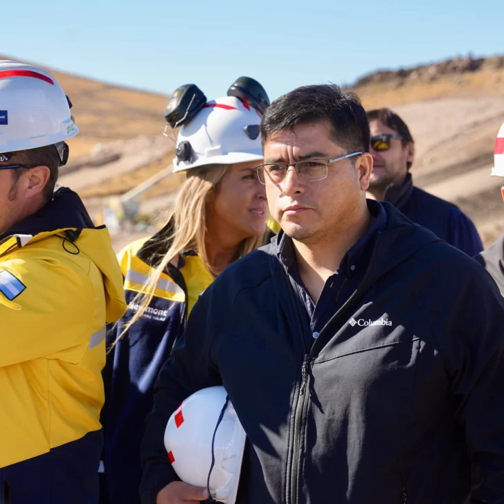 Claudio Vidal tras conocer el proyecto de USD 800 millones de Newmont en Santa Cruz: “Este anuncio genera un efecto contagio para otros inversores” Claudio Vidal tras conocer el proyecto de USD 800 millones de Newmont en Santa Cruz: “Este anuncio genera un efecto contagio para otros inversores”