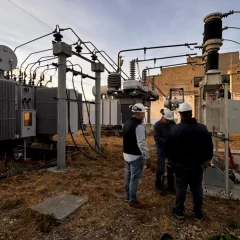Corte de luz en Río Gallegos: el barrio Belgrano continúa afectado por una falla en el sistema