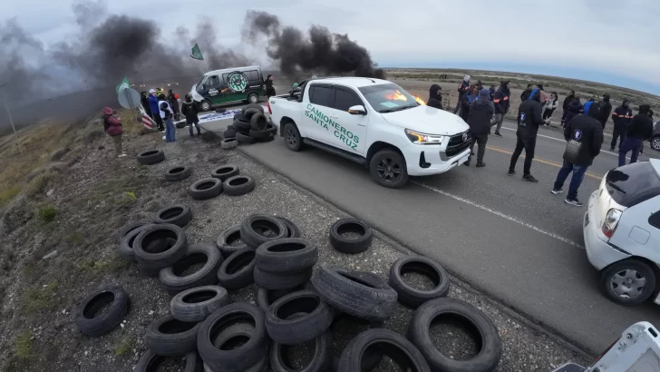Gremios cortan la Ruta 3 en Chimen Aike y acceso al aeropuerto de Río Gallegos en reclamo contra la reforma laboral