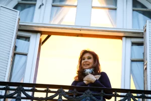 Cristina Kirchner seguirá con la tobillera puesta: la Justicia rechazó un pedido sobre sus condiciones de pena domiciliaria Cristina Kirchner seguirá con la tobillera puesta: la Justicia rechazó un pedido sobre sus condiciones de pena domiciliaria