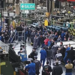 Cerró FATE: la empresa de Madanes Quintanilla dejó casi mil empleados del neumático en la calle