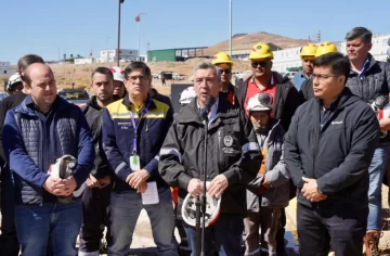 “El proyecto de Cerro Negro tuvo alta calificación no solo por los minerales, sino también por la confianza en Santa Cruz”, sostuvo Jaime Álvarez “El proyecto de Cerro Negro tuvo alta calificación no solo por los minerales, sino también por la confianza en Santa Cruz”, sostuvo Jaime Álvarez