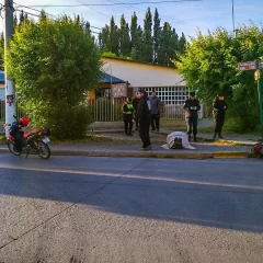 Dos motos chocaron en El Calafate: ambos conductores fueron hospitalizados