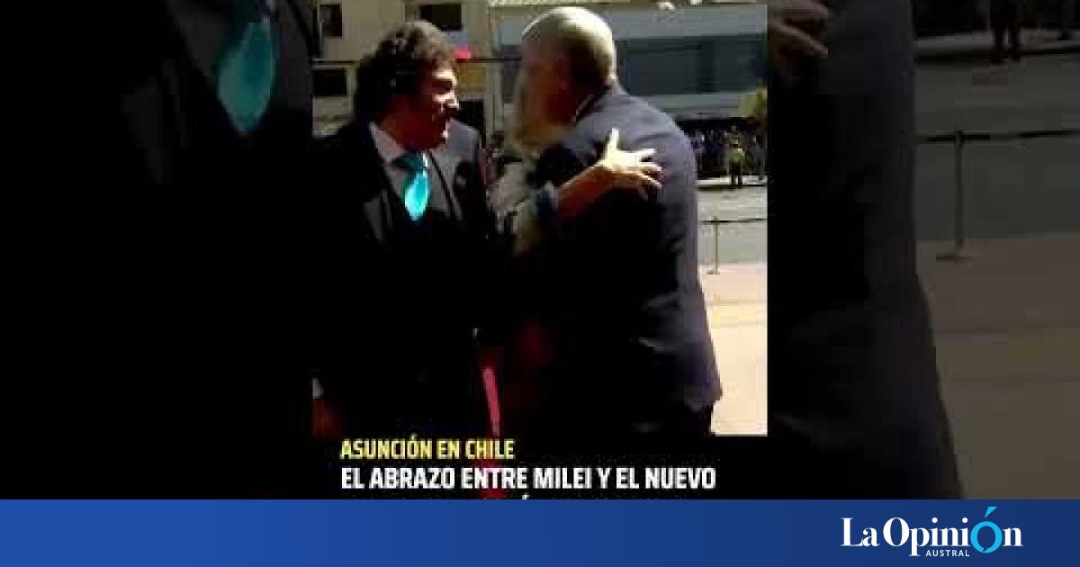 El abrazo entre Milei y Kast en la ceremonia de asunción del presidente ...