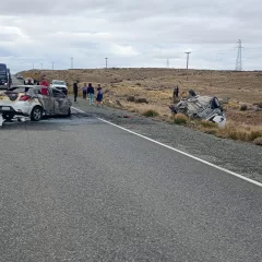 Un muerto y dos heridos tras un choque entre un vehículo particular y uno de alquiler en el ingreso a El Calafate