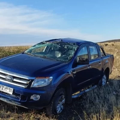 Dos personas ilesas tras un violento vuelco a pocos kilómetros de Río Gallegos