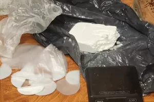 Condenaron a un joven que recibía un kilo de cocaína al mes en Río Gallegos y la comercializaba Condenaron a un joven que recibía un kilo de cocaína al mes en Río Gallegos y la comercializaba