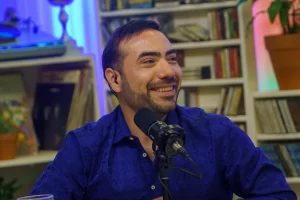 Emanuel Navarro pasó por Fuera del Aire y habló del humor como herramienta para transformar el dolor