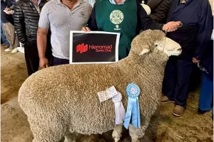 Hierromad reafirma su compromiso de producir y comprar en Santa Cruz en la Expo Rural de Río Gallegos Hierromad reafirma su compromiso de producir y comprar en Santa Cruz en la Expo Rural de Río Gallegos