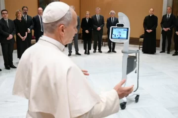 El Papa León XIV recibió un equipo de telemedicina y realizó una conexión médica con Argentina El Papa León XIV recibió un equipo de telemedicina y realizó una conexión médica con Argentina