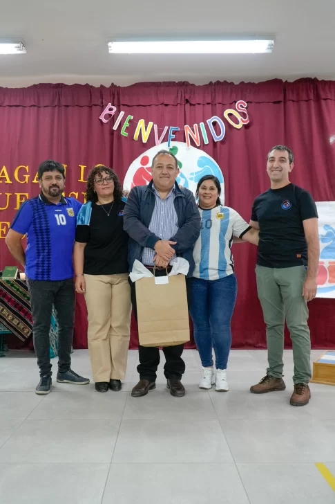 HECTOR-ACOSTA-ACTO-EN-ESCUELA-LABORAL-485x728