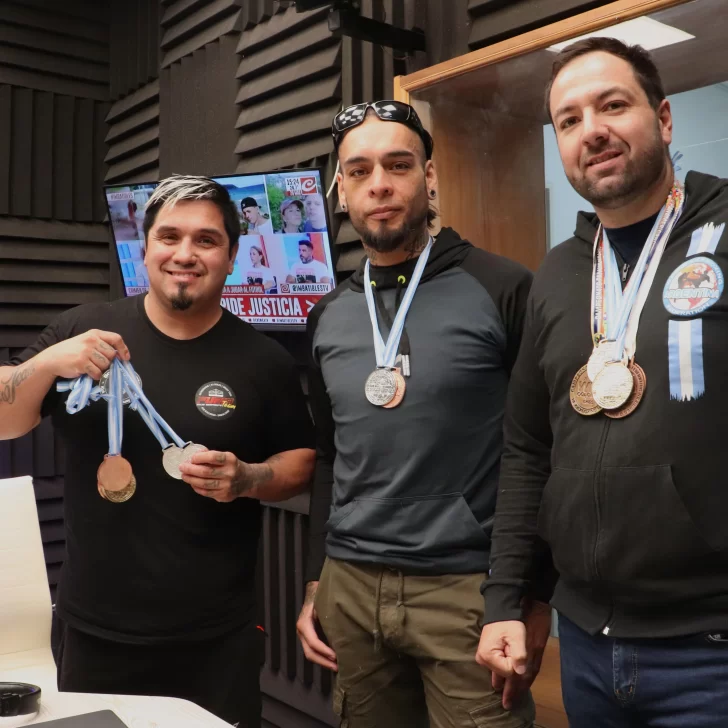 Víctor Cárdenas, entrenador y campeón panamericano de kick boxing: “El deporte nos aleja de muchos malos hábitos” Víctor Cárdenas, entrenador y campeón panamericano de kick boxing: “El deporte nos aleja de muchos malos hábitos”