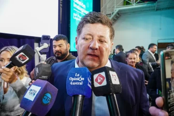 Pedro Luxen ratificó paritarias y apuesta al “borrón y cuenta nueva” con los municipios Pedro Luxen ratificó paritarias y apuesta al “borrón y cuenta nueva” con los municipios